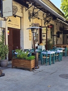 restaurant prime location - 3